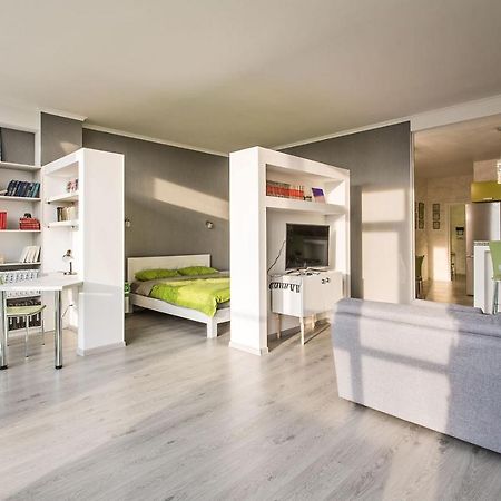Gagarin Plaza Apartment 70 Square Metres On 12Th Floor Odessa Exteriör bild