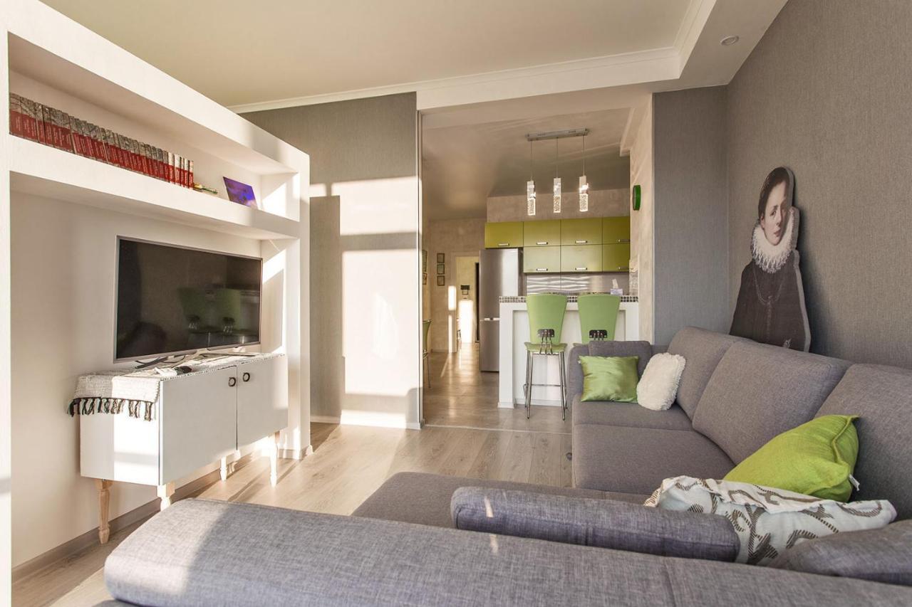 Gagarin Plaza Apartment 70 Square Metres On 12Th Floor Odessa Exteriör bild
