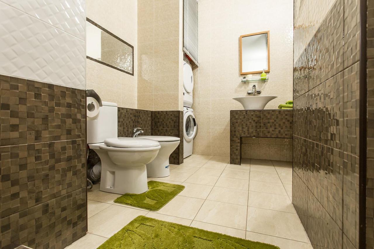 Gagarin Plaza Apartment 70 Square Metres On 12Th Floor Odessa Exteriör bild