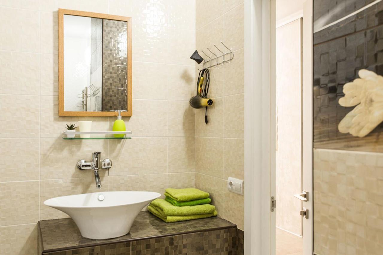 Gagarin Plaza Apartment 70 Square Metres On 12Th Floor Odessa Exteriör bild