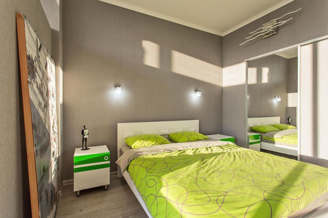 Gagarin Plaza Apartment 70 Square Metres On 12Th Floor Odessa Exteriör bild